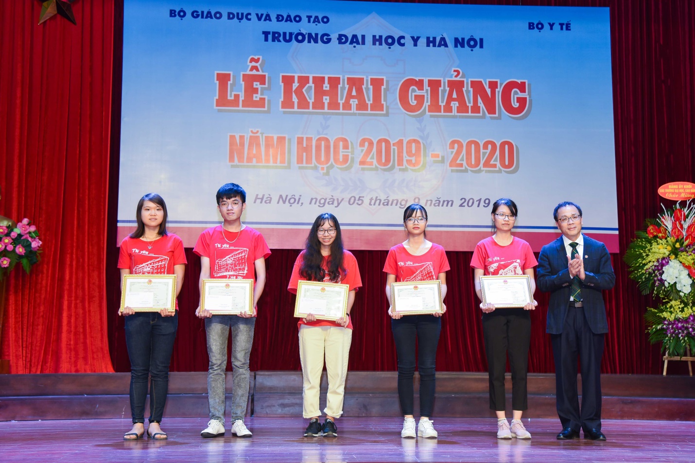 Nguyễn Thị Hằng  – Sinh viên Phân hiệu Đại học Y Hà Nội Vinh dự dẫn đầu khối sinh viên Y3 toàn trường, năm học 2018-2019