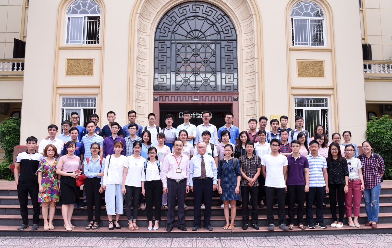 Liên hoan gặp mặt 4 khóa nội trú của Phân hiệu Trường Đại học Y Hà Nội tại Thanh Hóa nhân kỷ niệm 37 năm ngày nhà giáo Việt Nam