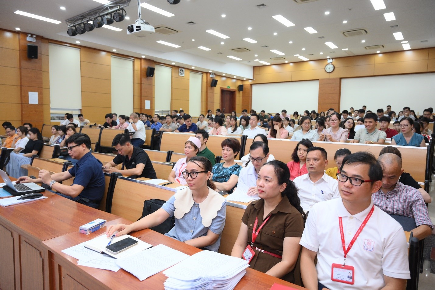 https://apiwebhmu.hmu.edu.vn/Upload/Images/f20ee76a-23d9-4366-abde-6023e2737582.jpg