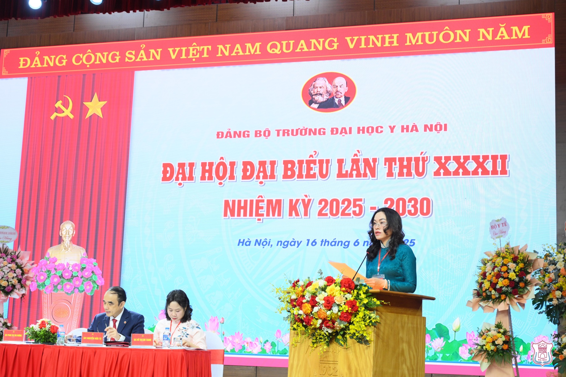https://apiwebhmu.hmu.edu.vn/Upload/Images/67c4f085-8089-428c-b606-e2285bd10de7.jpg