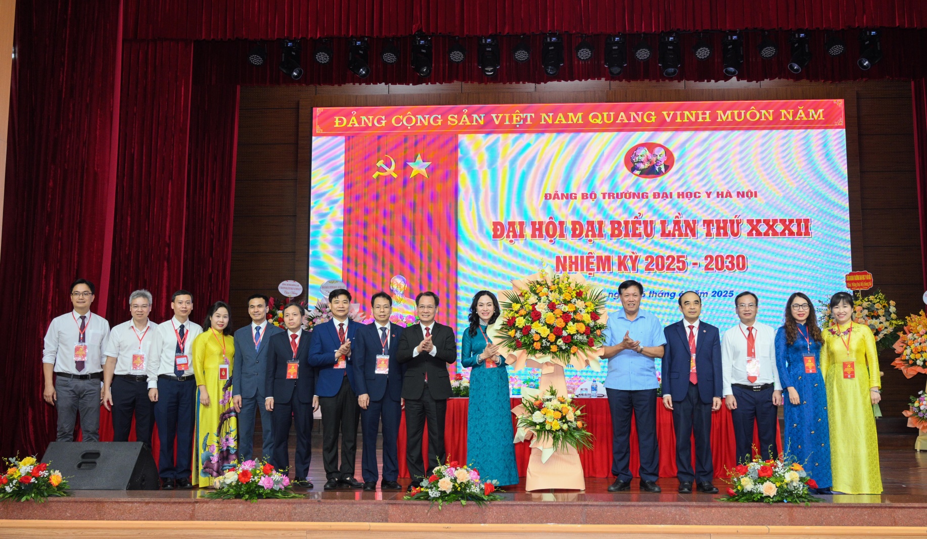 https://apiwebhmu.hmu.edu.vn/Upload/Images/cefec4b2-9eab-4e38-886f-7db6690d982a.jpg