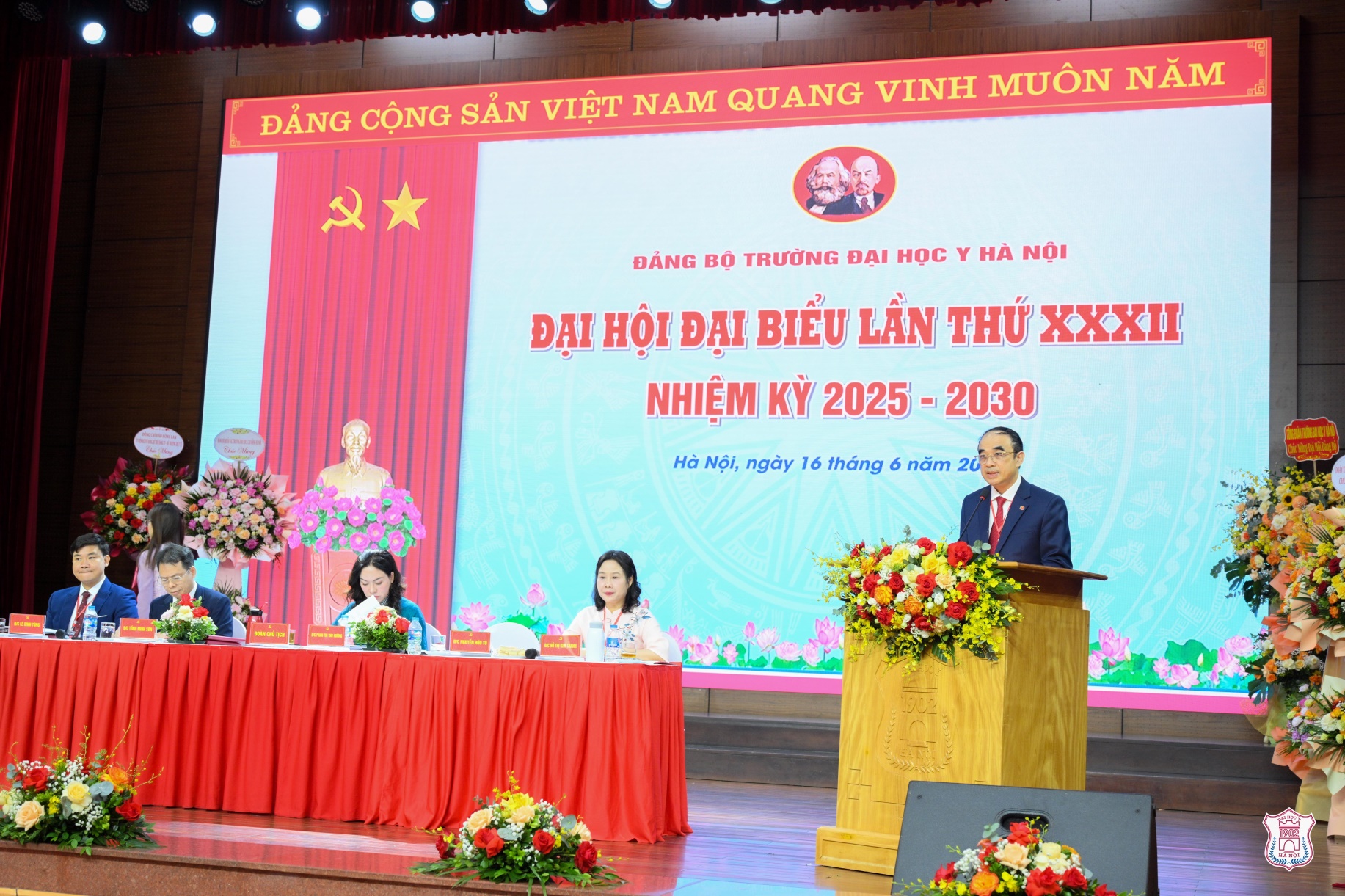 https://apiwebhmu.hmu.edu.vn/Upload/Images/48d6d9b7-a499-4977-b143-d9694e004ed6.jpg