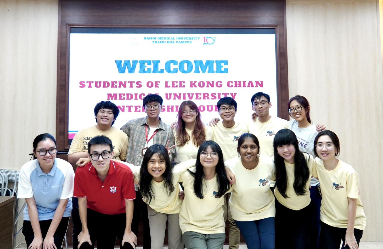 Đoàn sinh viên Đại học Y Lee Kong Chian – Singapore tham quan, học tập, trao đổi kinh nghiệm tại Phân hiệu Trường Đại học Y Hà Nội và cơ sở thực hành tại tỉnh Thanh Hóa 