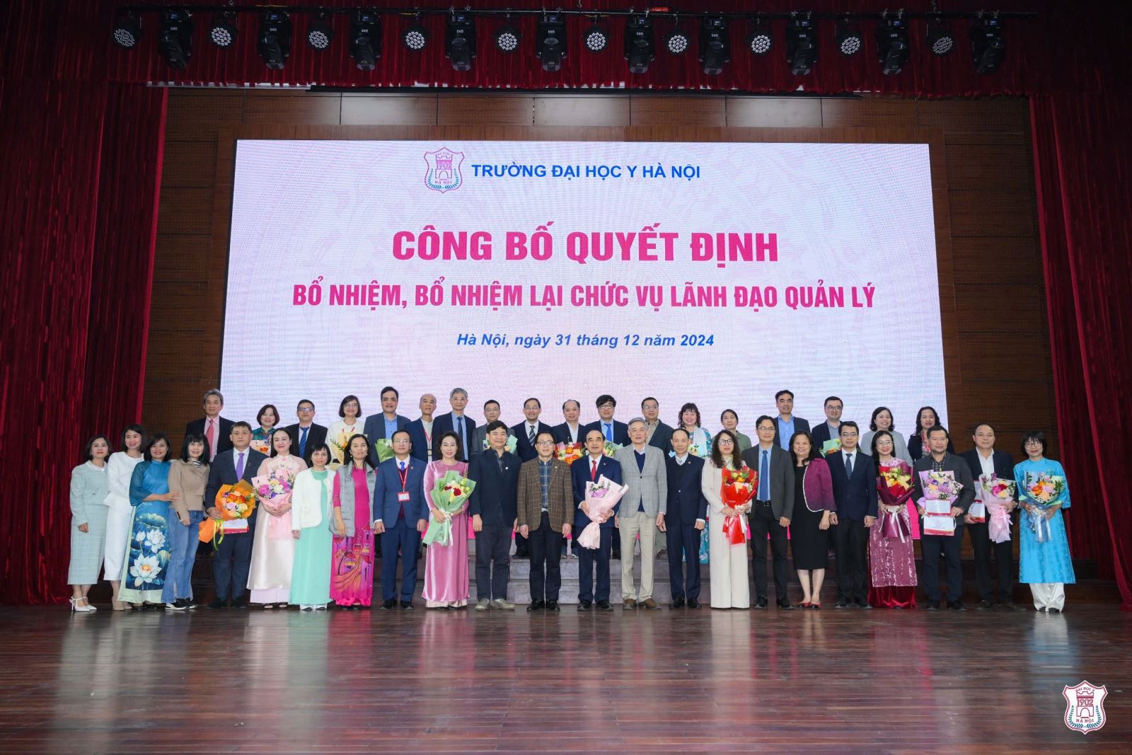 Công bố Quyết định bổ nhiệm, bổ nhiệm lại chức vụ lãnh đạo, quản lý các đơn vị thuộc và trực thuộc trường Đại học Y Hà Nội